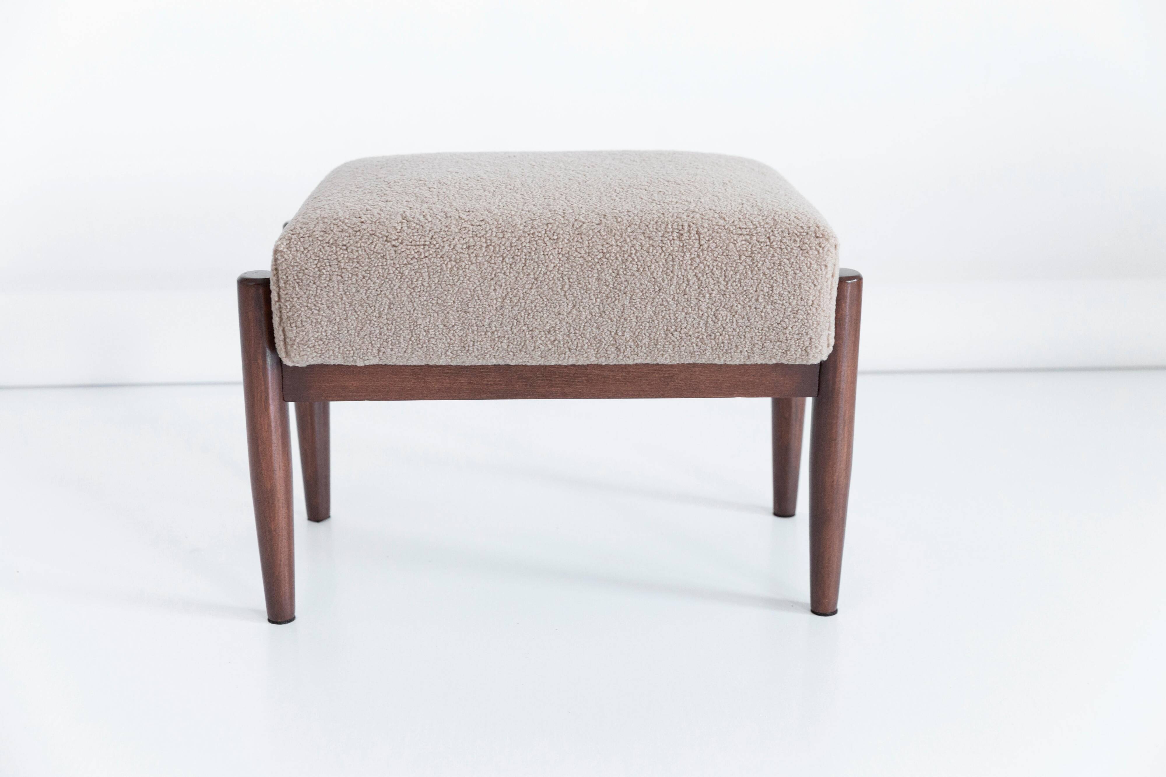 Set of two vintage camel bouclé stools, Edmund Homa, 1960s.