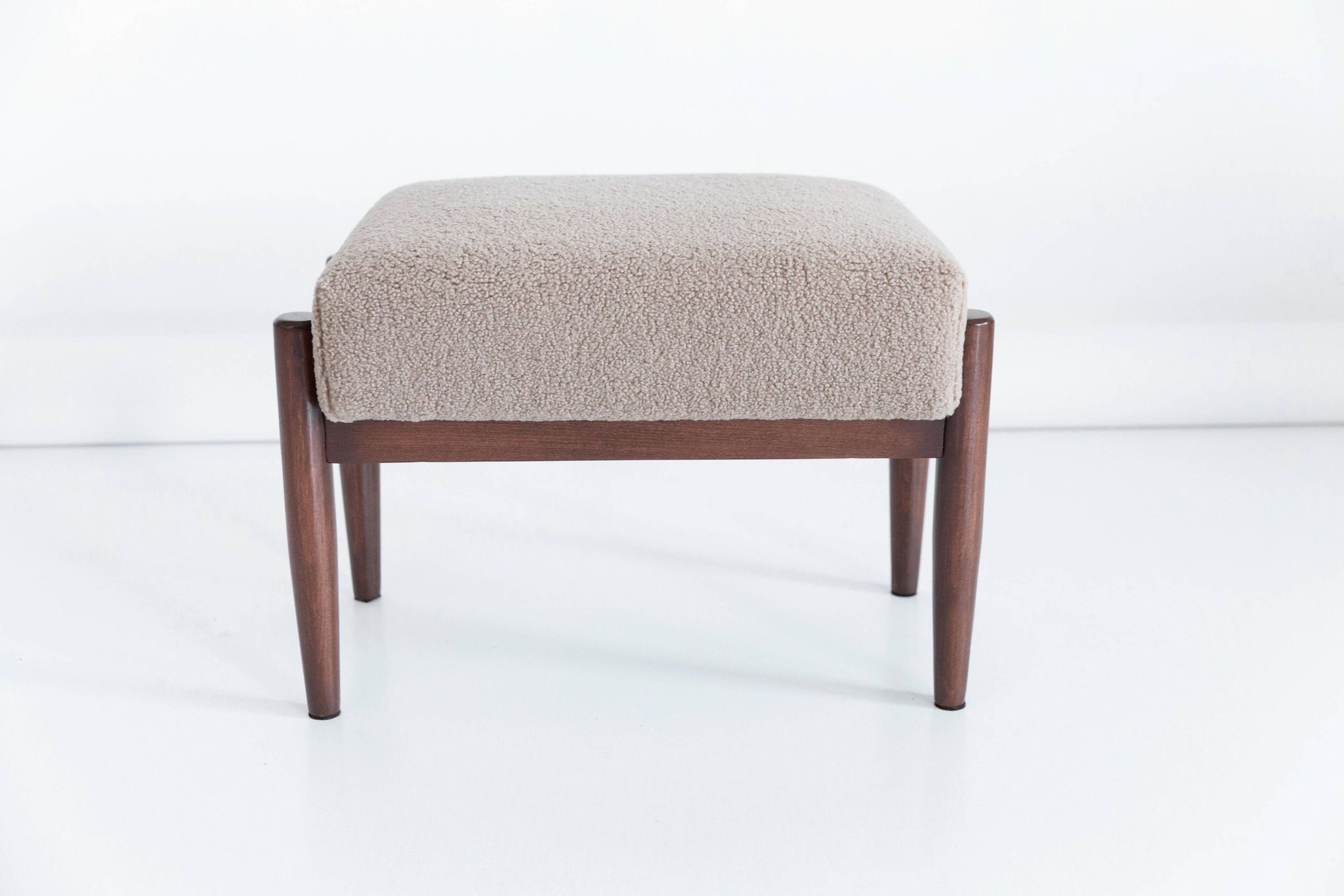 Set of two vintage camel bouclé stools, Edmund Homa, 1960s.