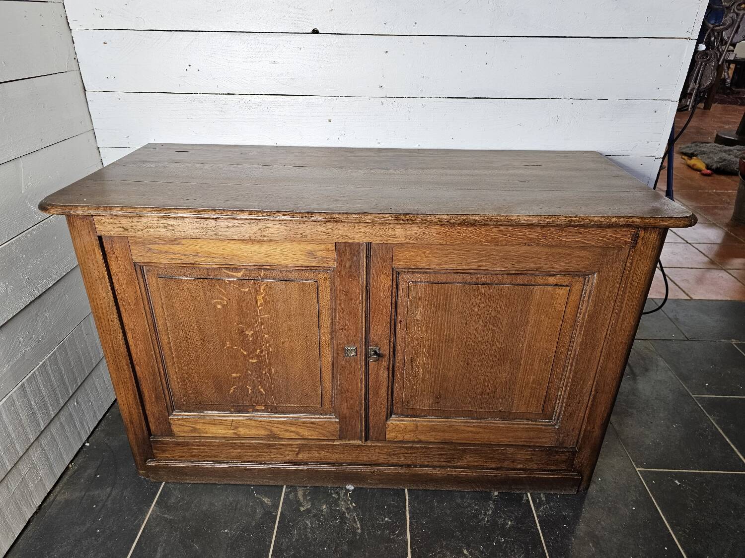 2-door oak sideboard