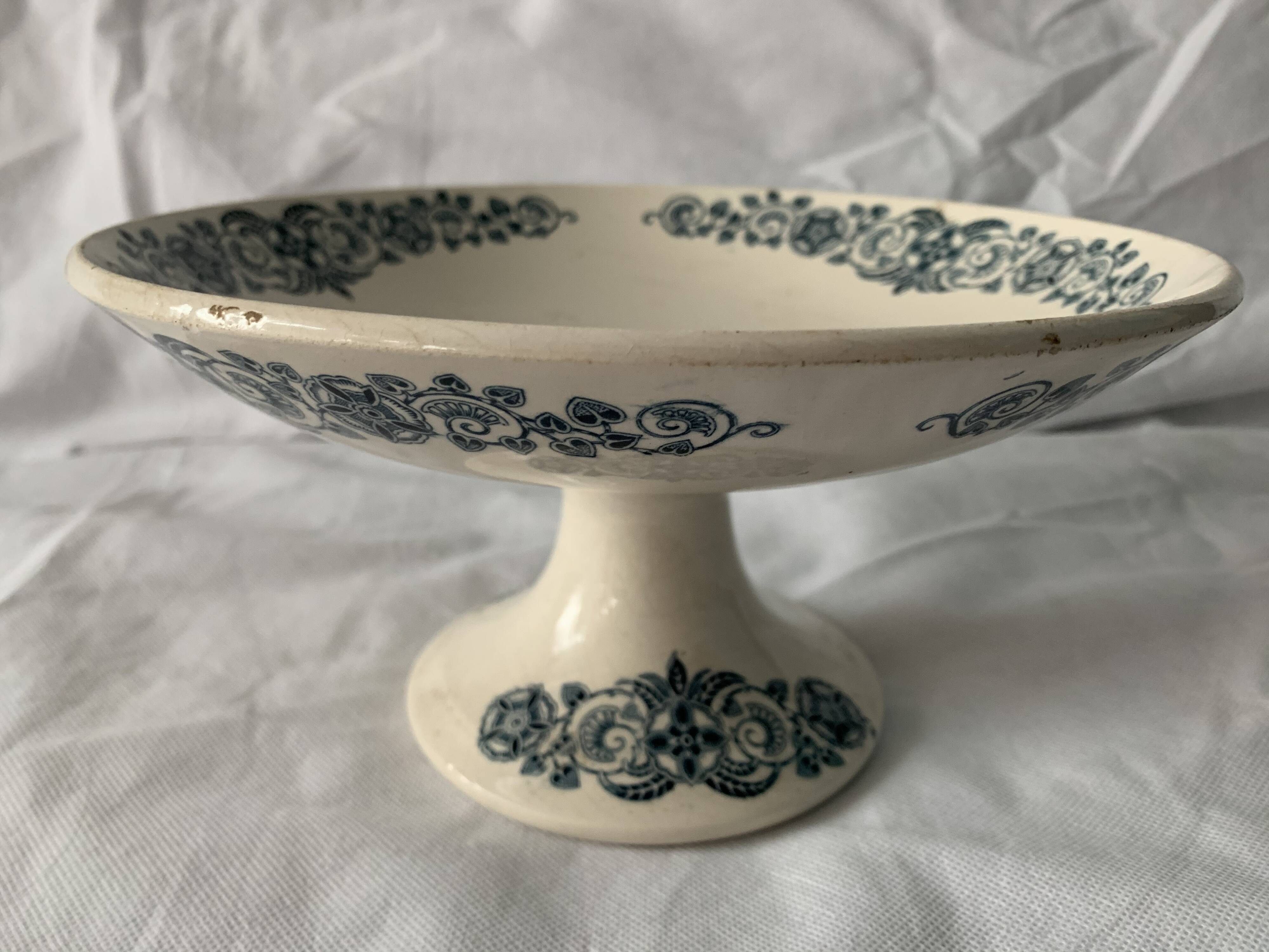 4 blue and white service dishes Alesia Longchamp Iron Land early 20th century