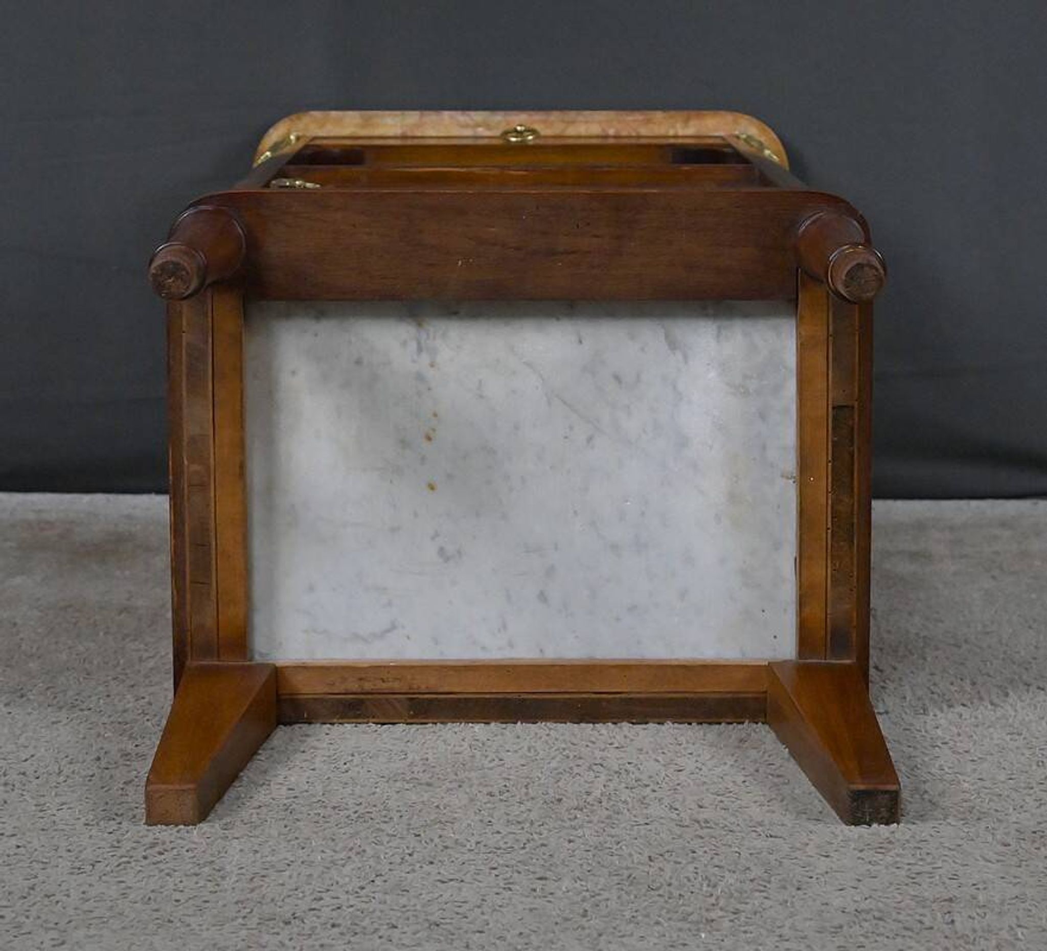 Small living room piece in marquetry, Louis XVI style – early 20th century