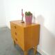 Commode en placage avec poignées rondes de Suède