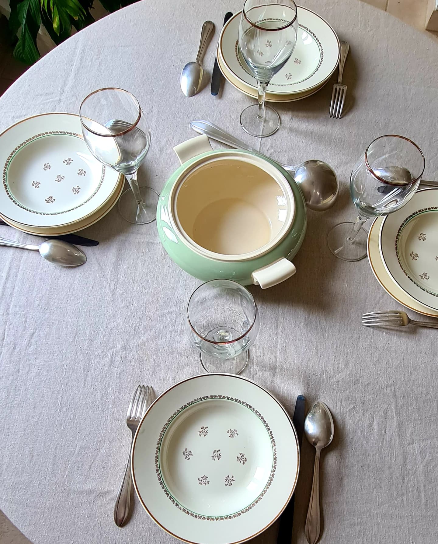 Ensemble  de 6 assiettes creuses ancienne faïence de Gien