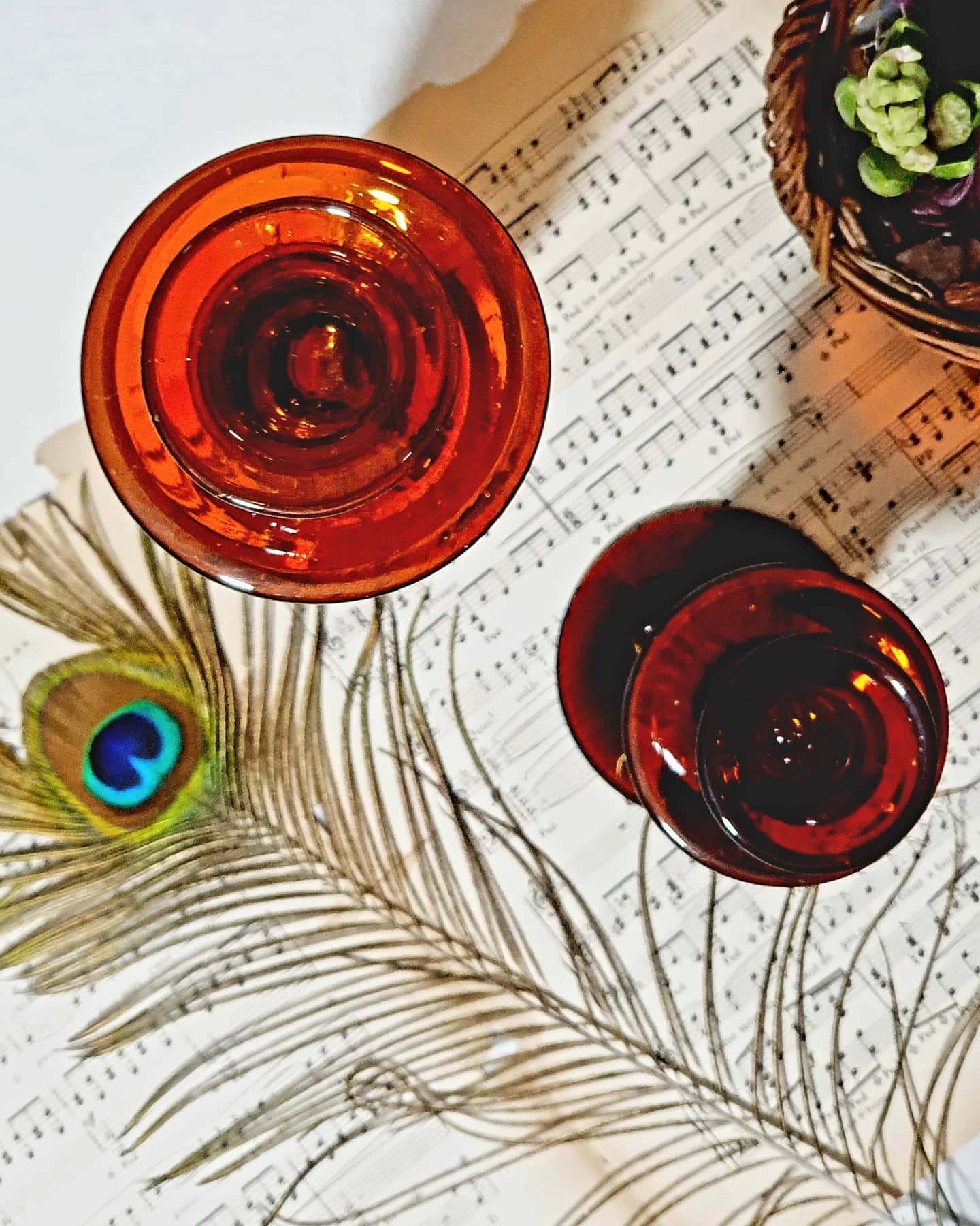 Lot of 2 amber glass candlesticks blown bubbled