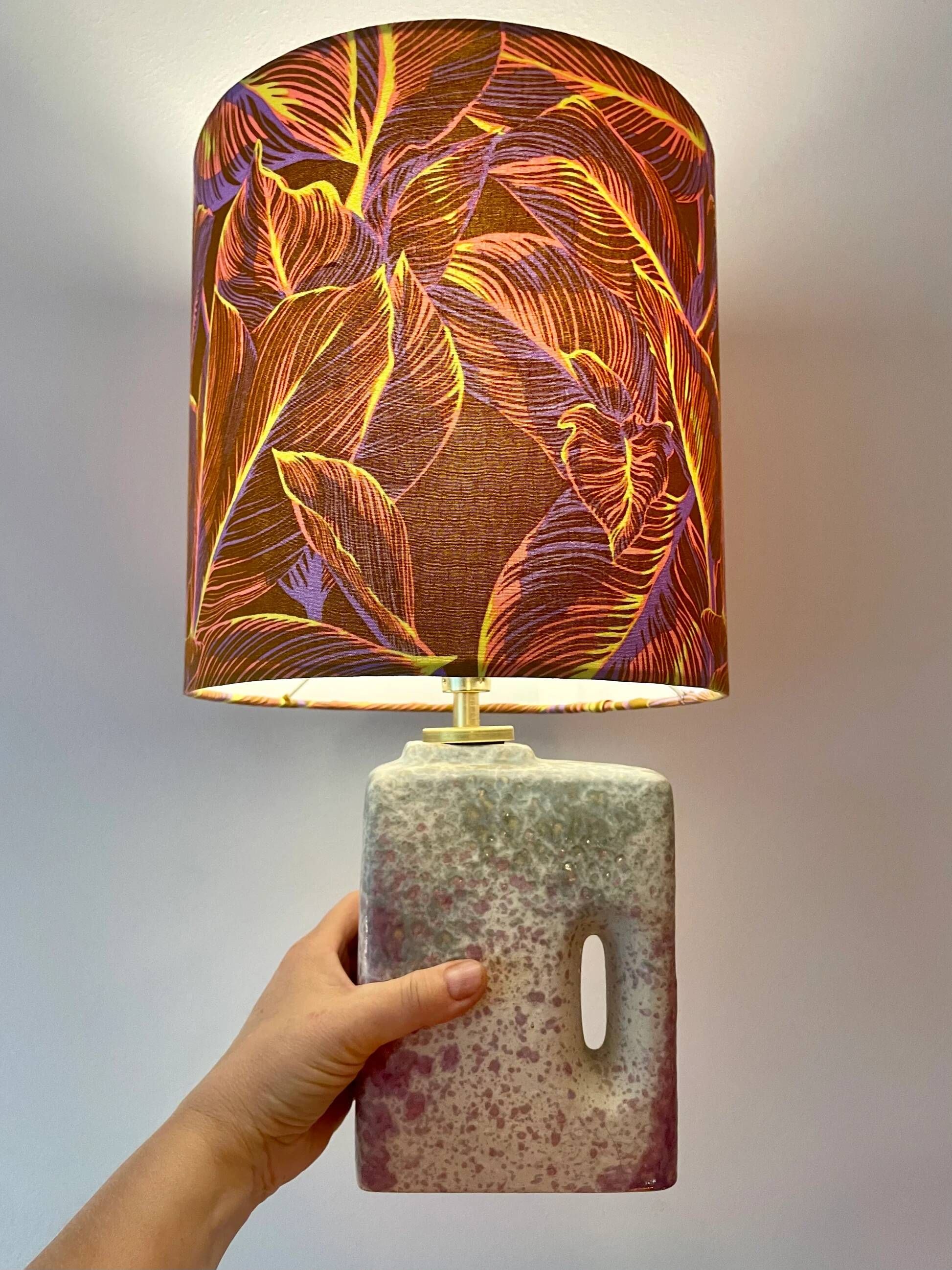 Übelacker table lamp - Battery lamp on a vase fireplace with botanical shade | 42 cm