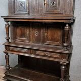 Cabinet Renaissance époque XVIIeme en bois massif sculpté vers 1680