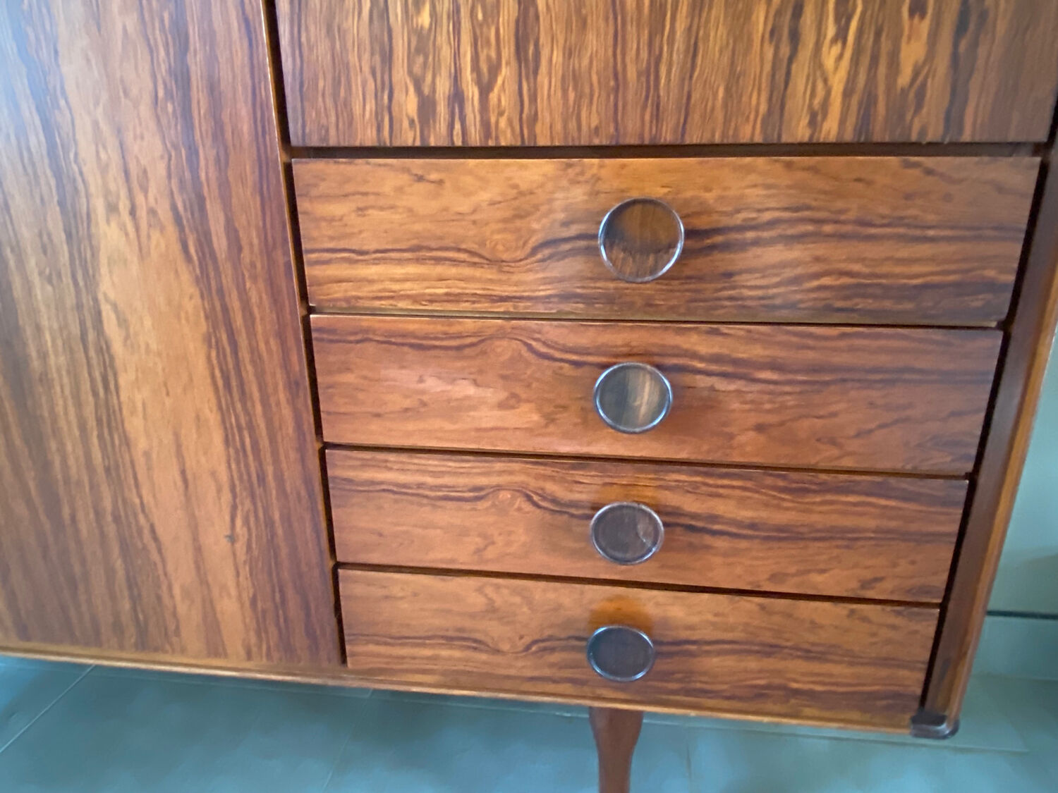 Sideboard / high rosewood row