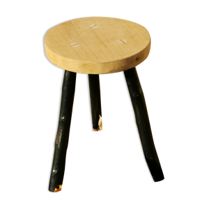 Tabouret tripode