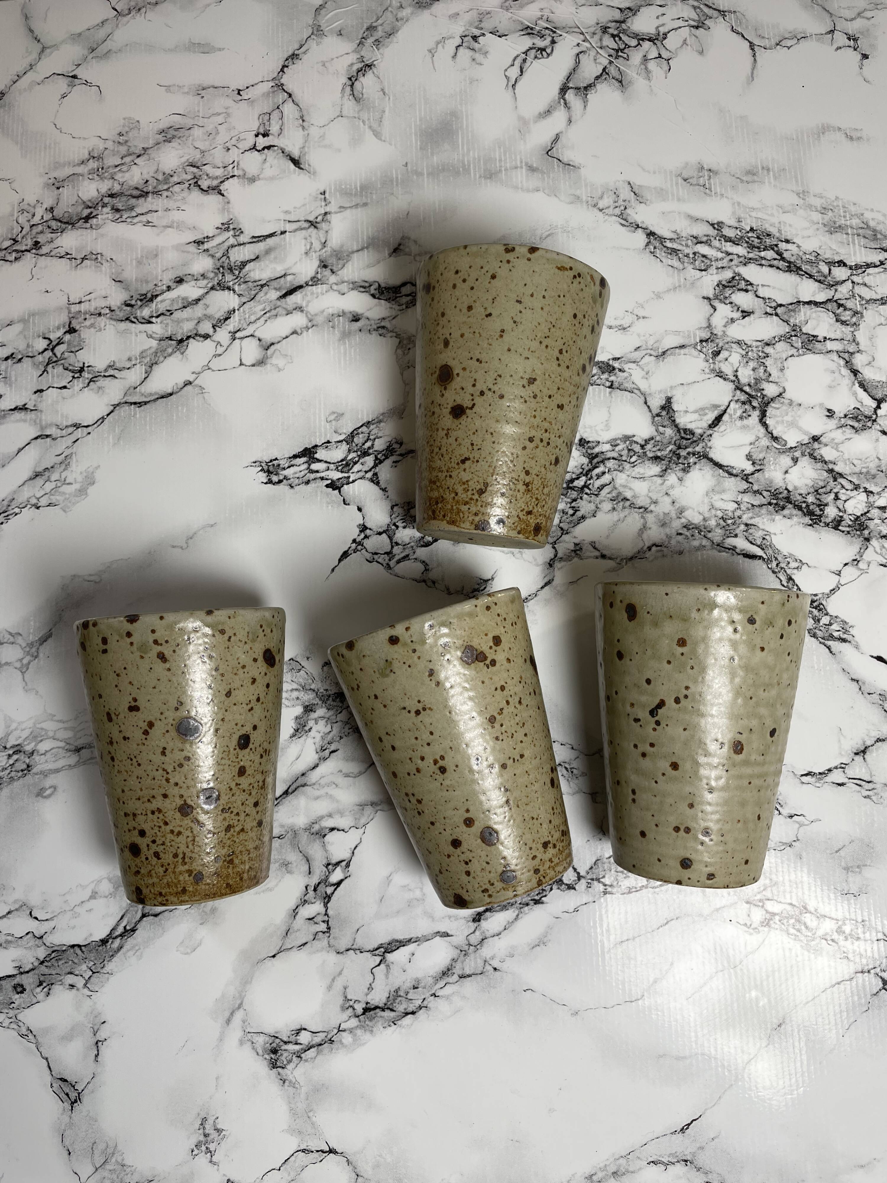 Beige pyrite stoneware mugs
