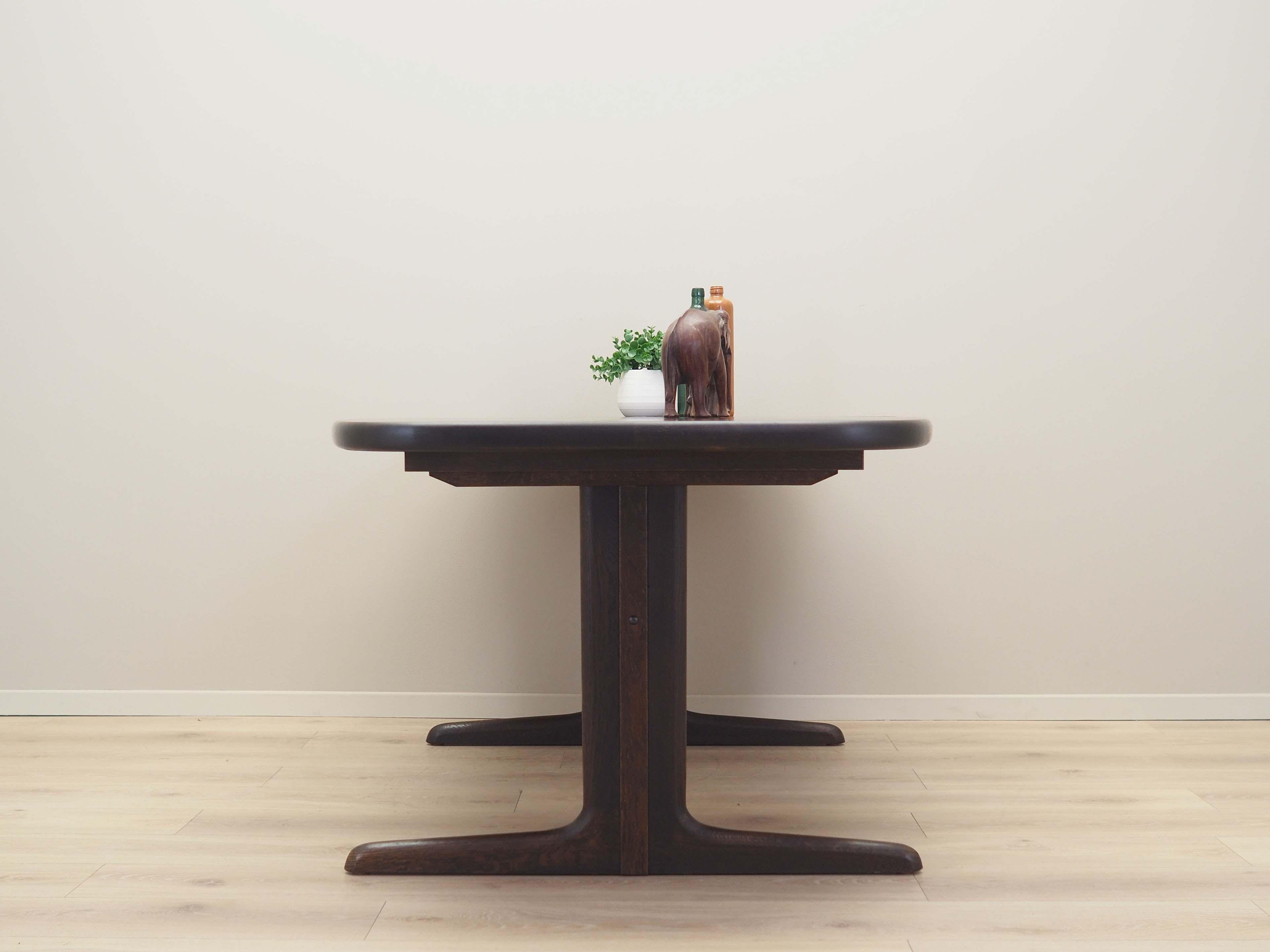 Oak table, Danish design, 1970s, manufacturer: Skovby