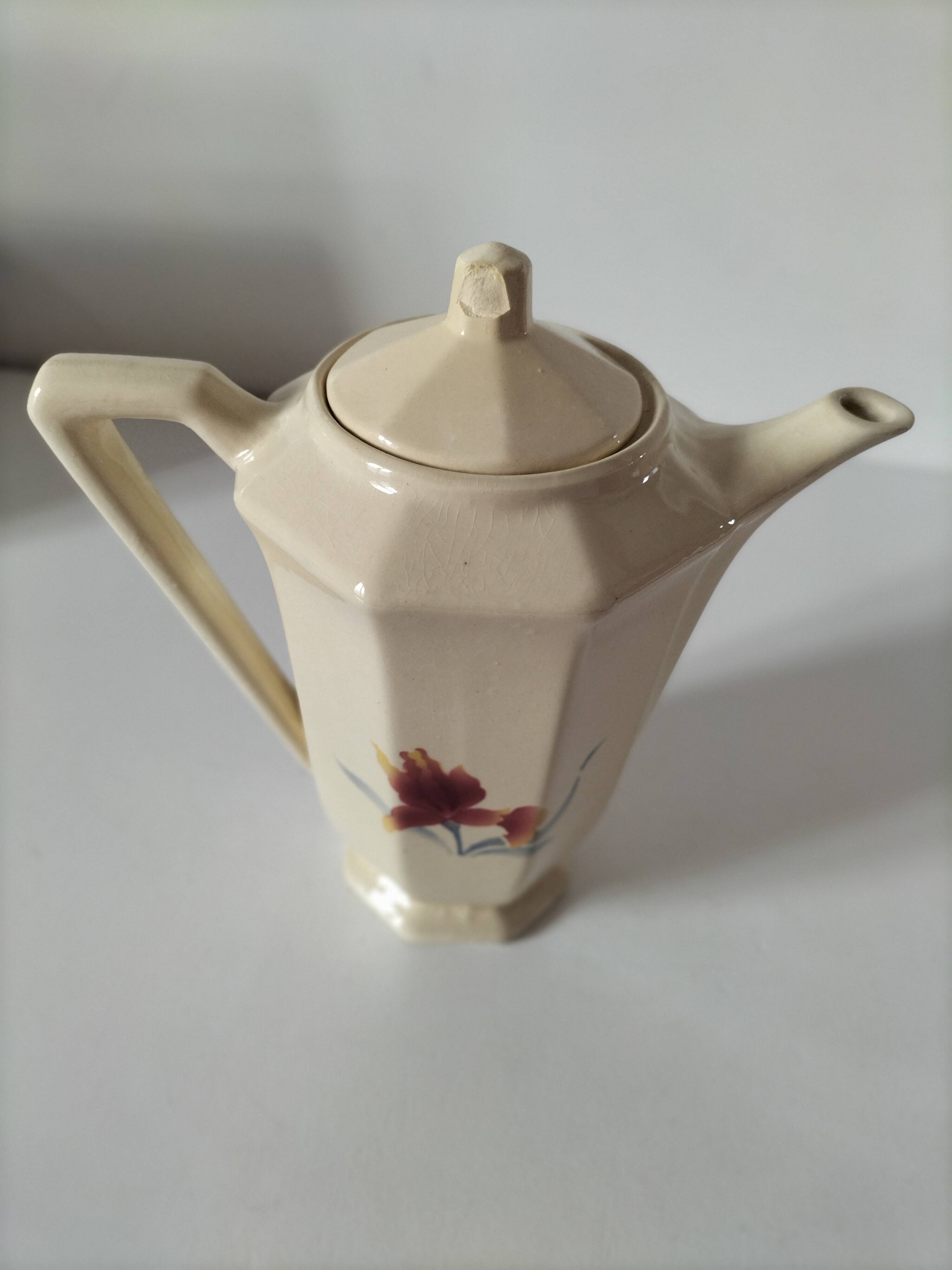 Jug Digoin Sarreguemines model 9225 – stylised floral decoration