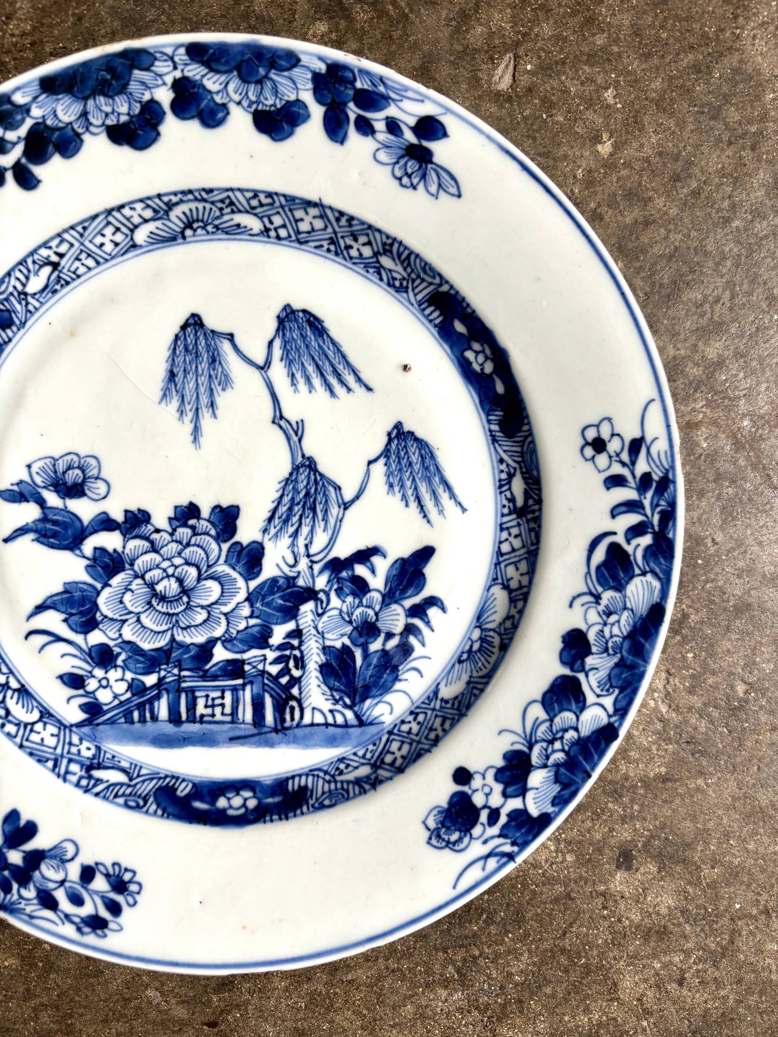 Compagnie des Indes hand-painted porcelain dinner plate, no. 2