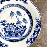 Compagnie des Indes hand-painted porcelain dinner plate, no. 2