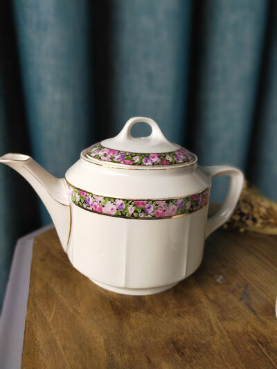 Duo teapot milk jug - floral headband and gilded edging KPM porcelain