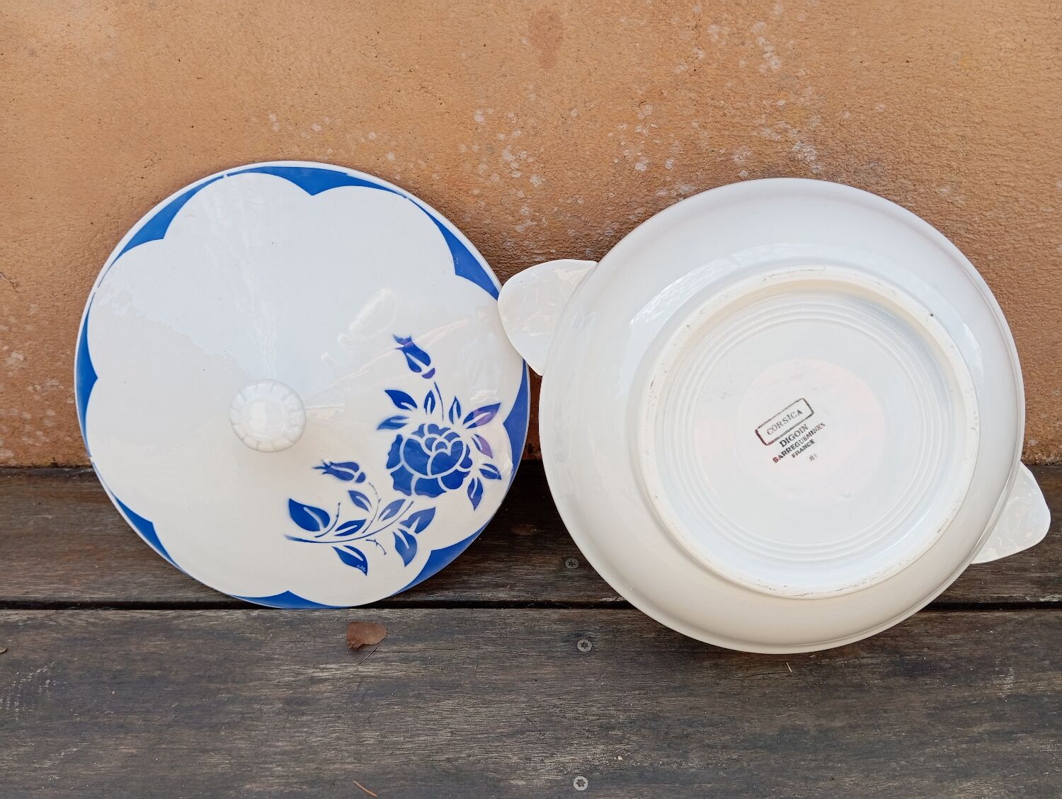 Art Deco Corsica soup tureen or vegetable dish by Digoin Sarreguemines 1930