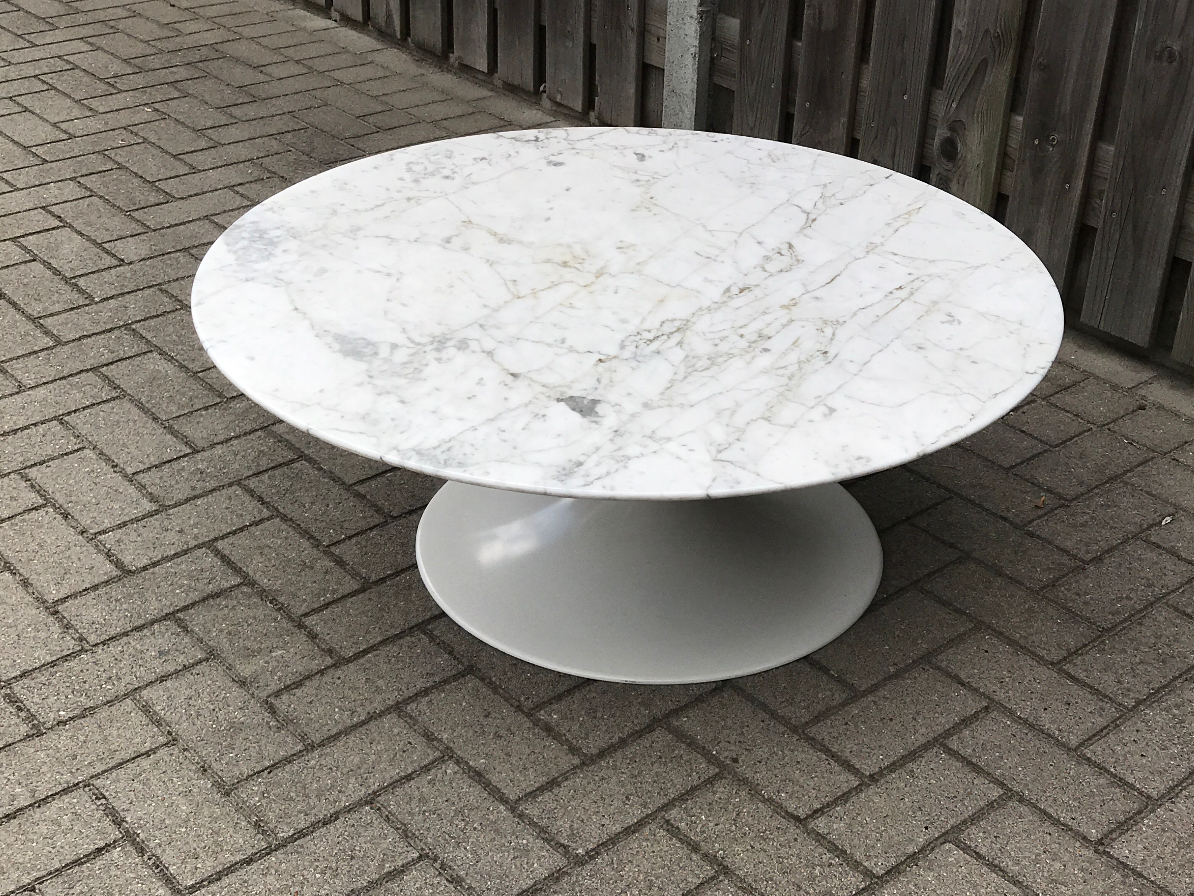 Round carrera marble coffee table by Heinz Lilienthal 1970s