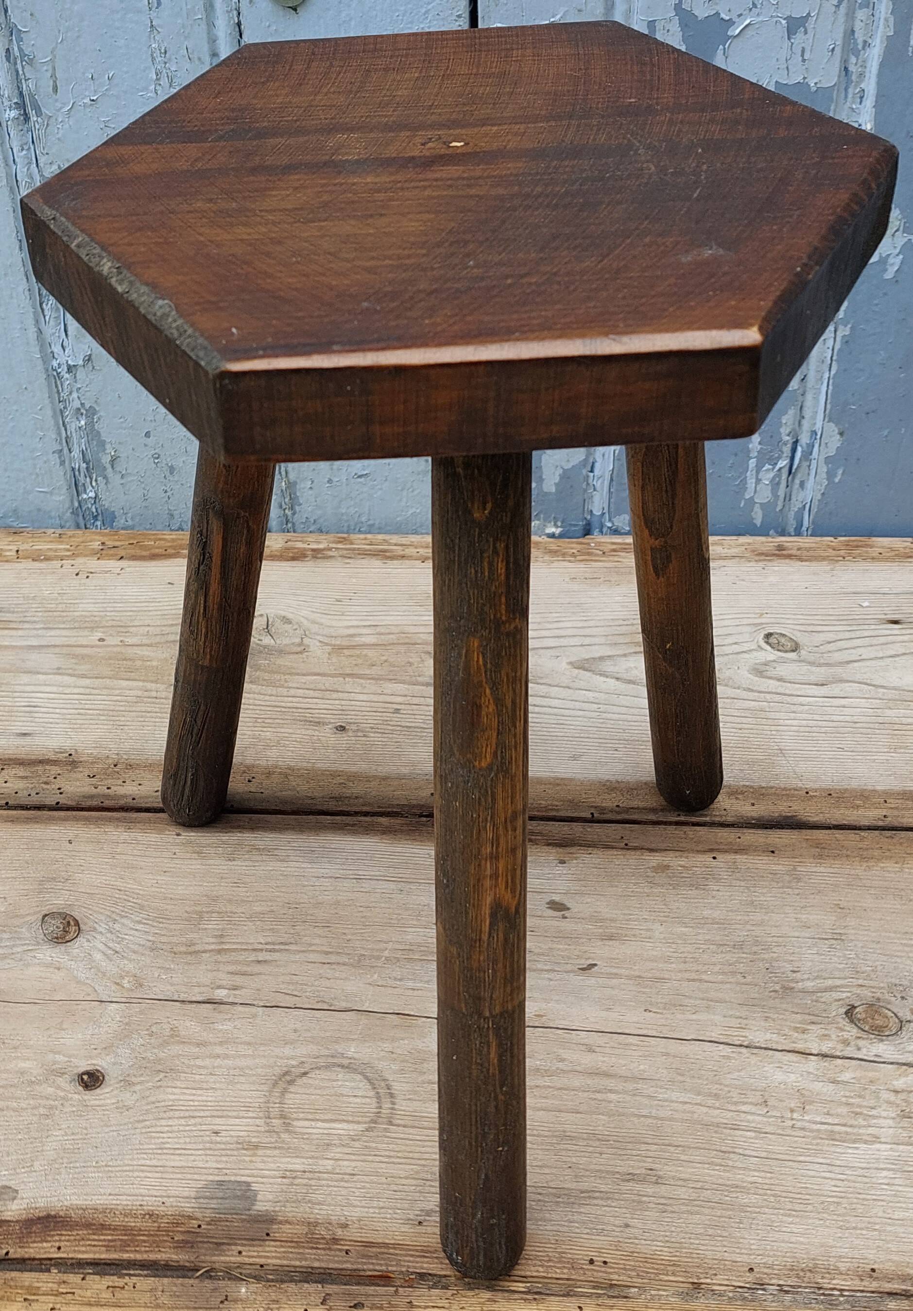 Tabouret tripode
