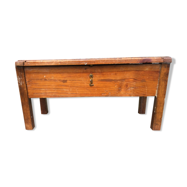 Malle en bois sur pied vintage