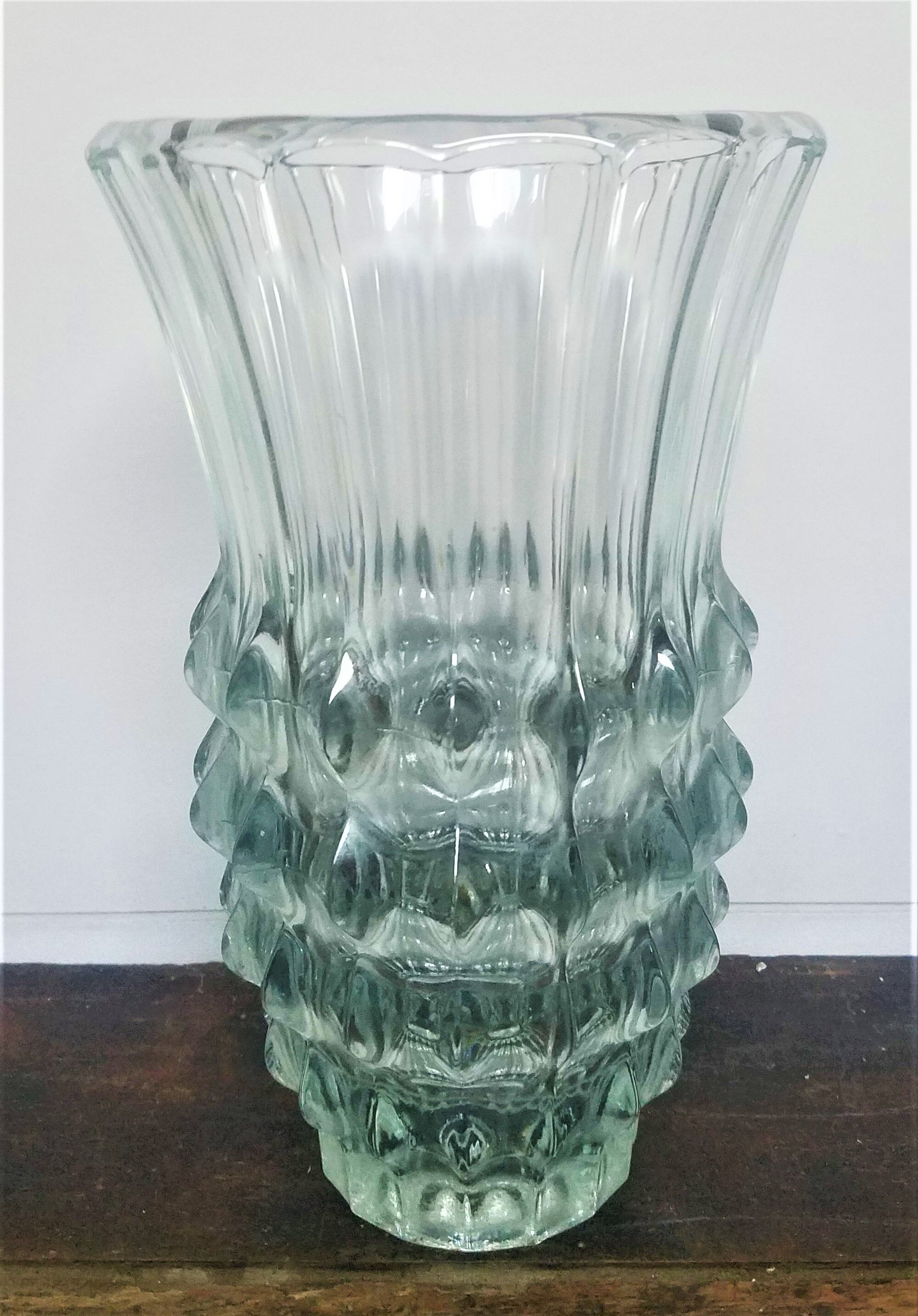 Pointed moulded glass vase