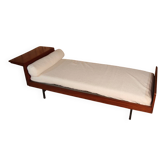 LC5 daybed model by Pierre Guariche