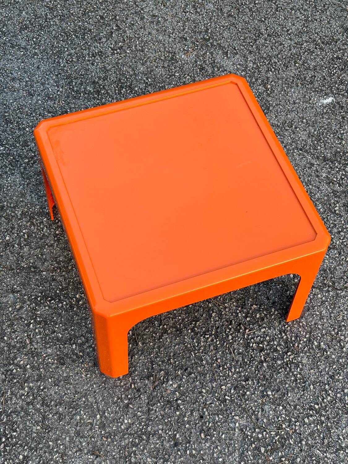 Gilac vintage orange coffee table
