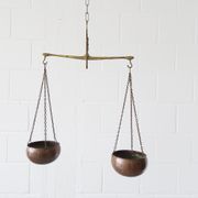 Balance ancienne en laiton et cuivre