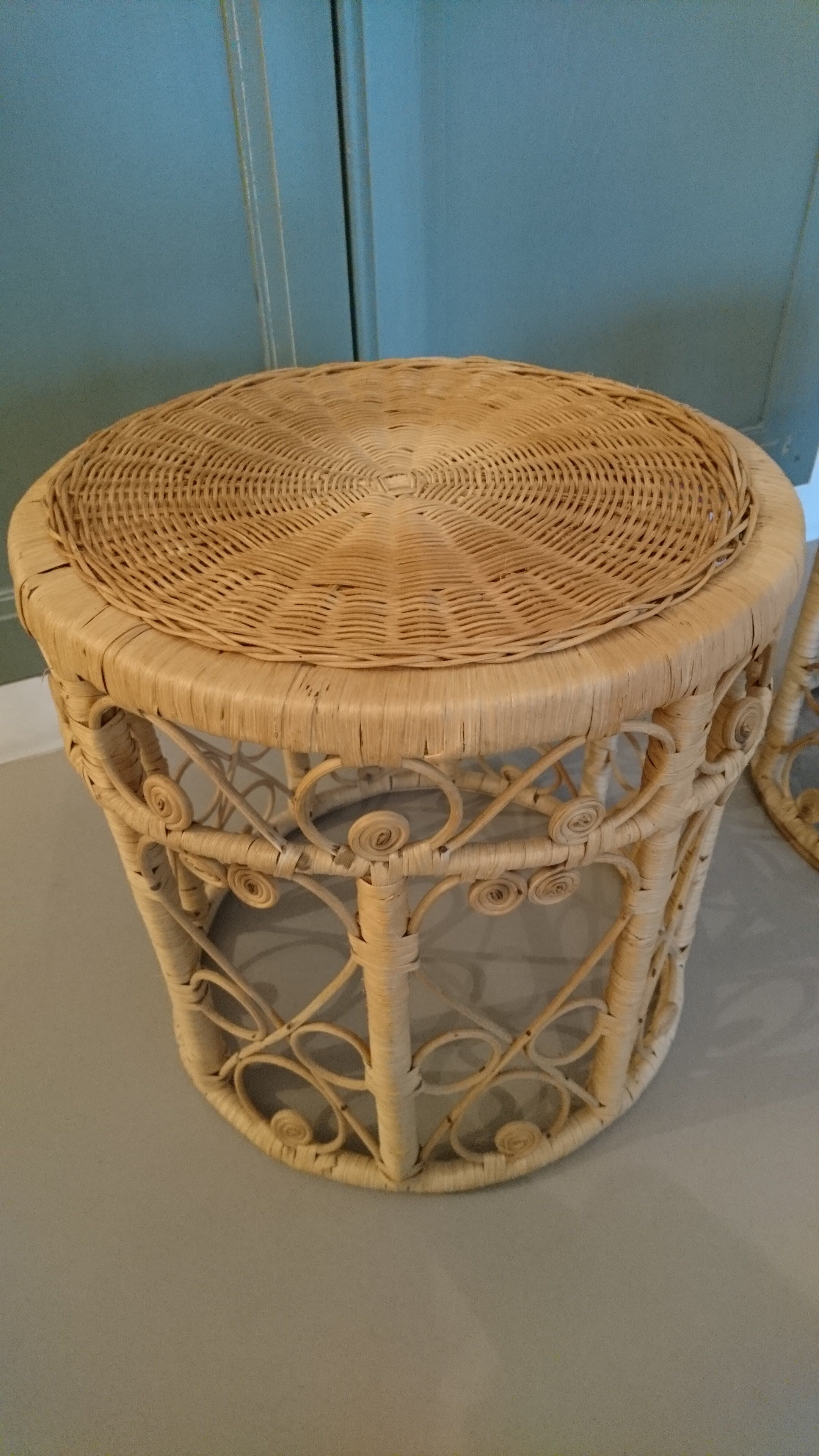 Pair of nightstands Peacock