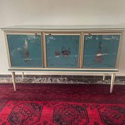 Umberto Mascagni pour Harrods Londres — Buffet trois portes