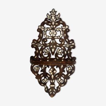 Wall shelf in openwork wood and inlaid with mother-of-pearl