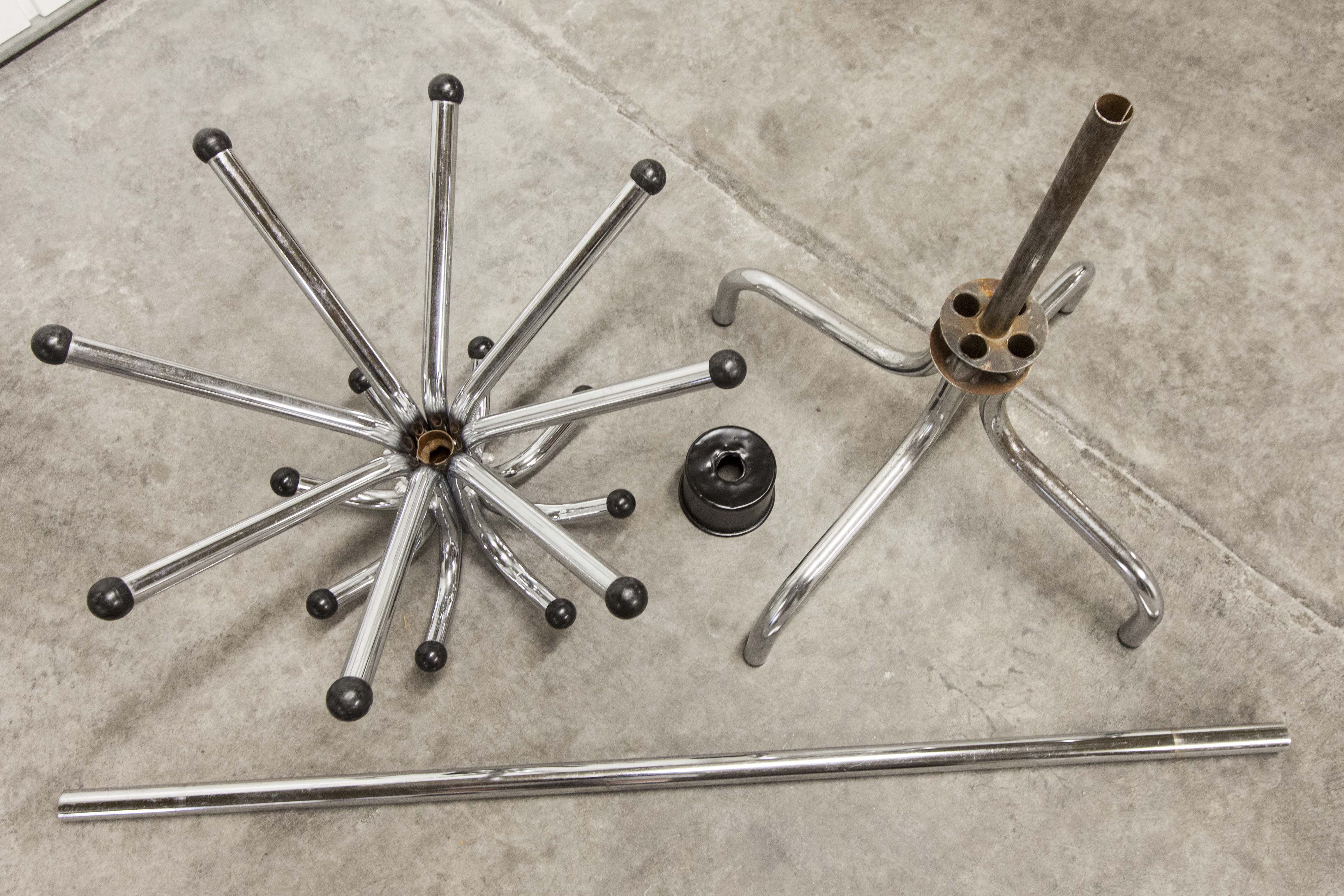 Manail holder parrot metal chrome industrial 1960