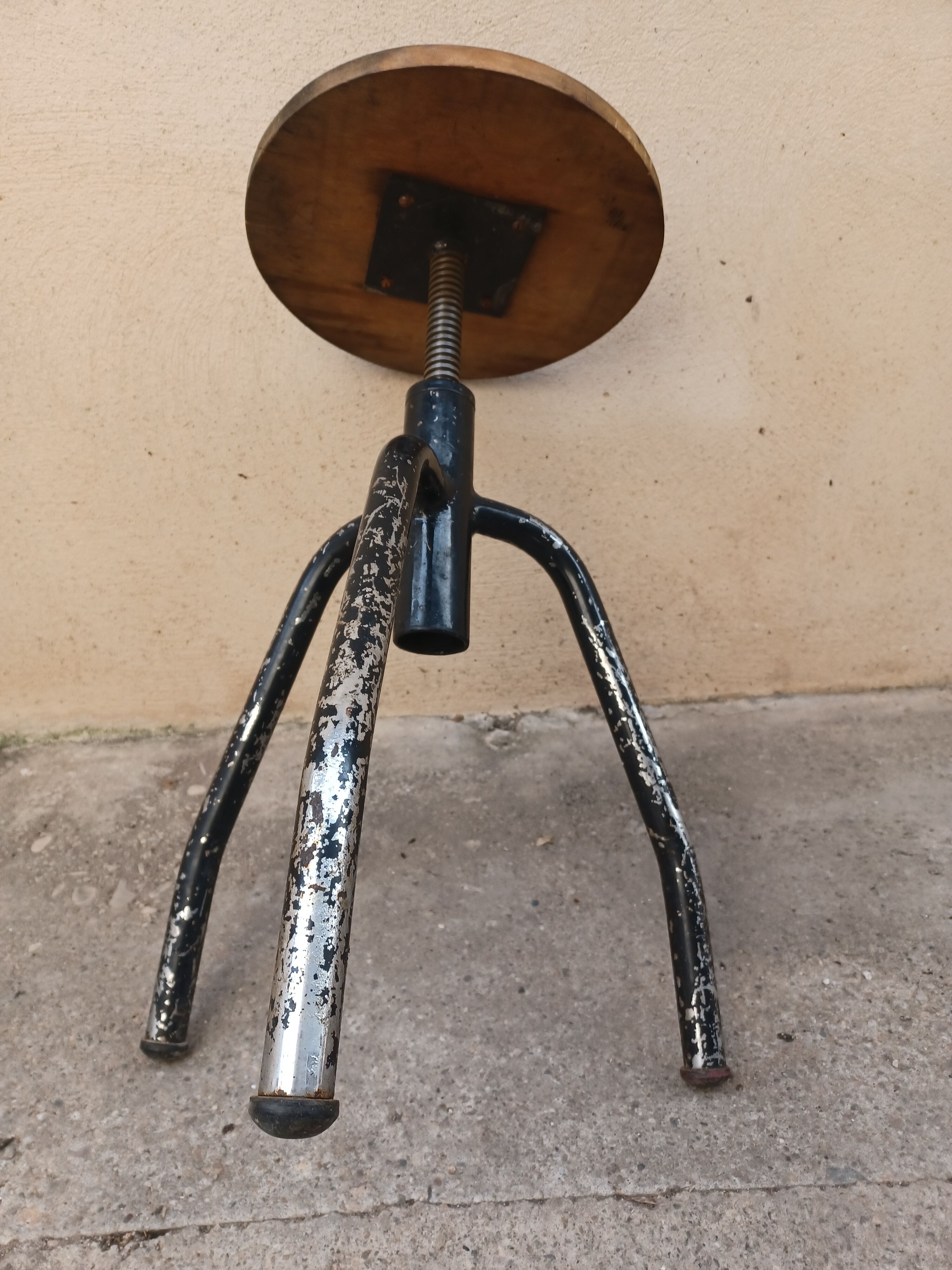 Workshop stool