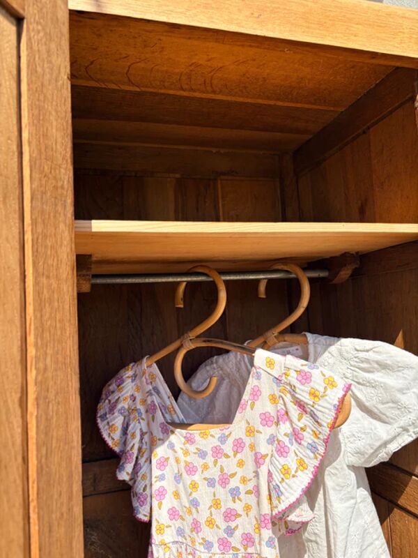 Petite armoire asymétrique « Pénélope »