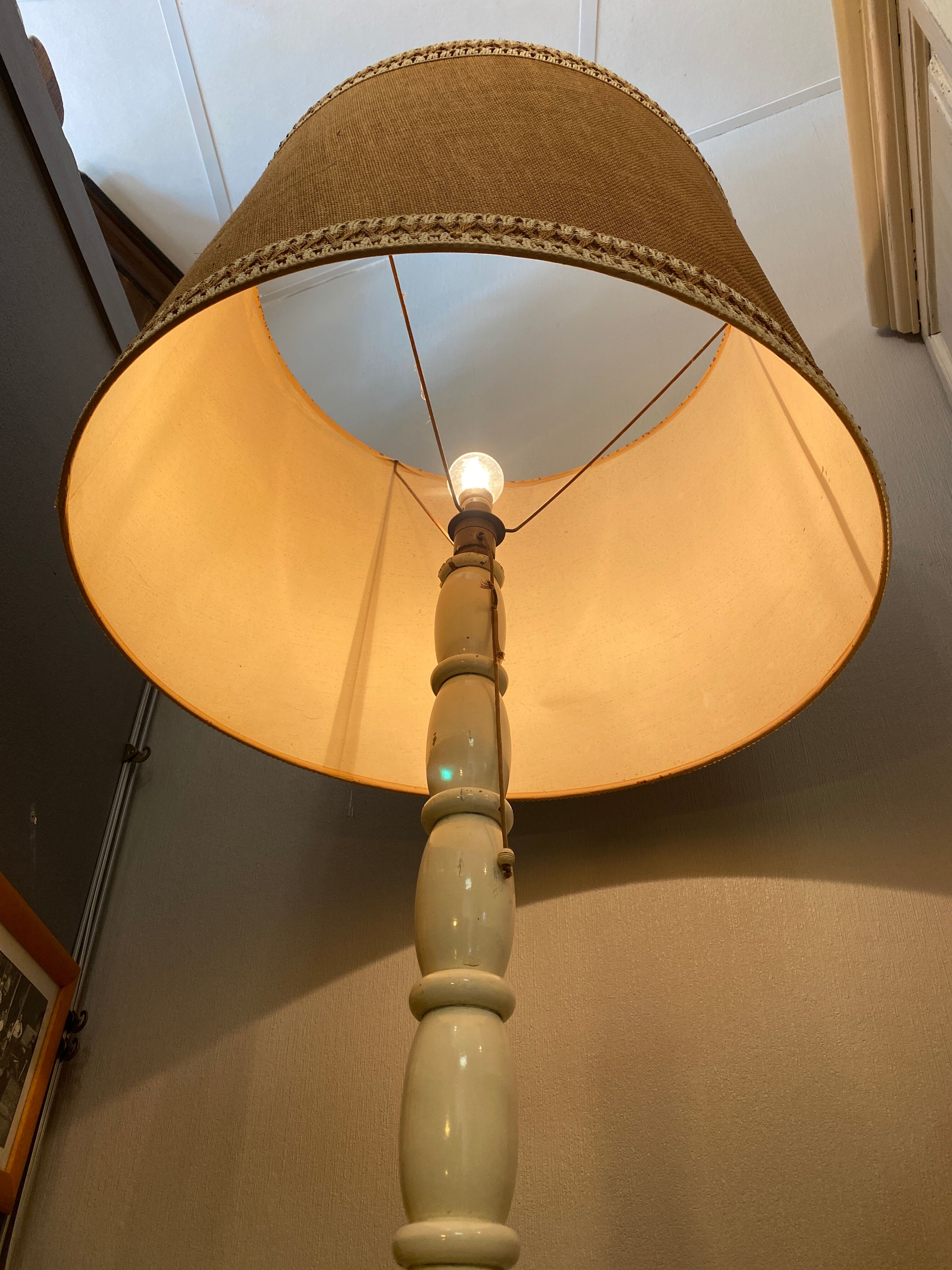 Lamppost with tablet