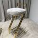 Tabourets de bar en Z de style mid-century moderne en or et en shearling naturel - Paire