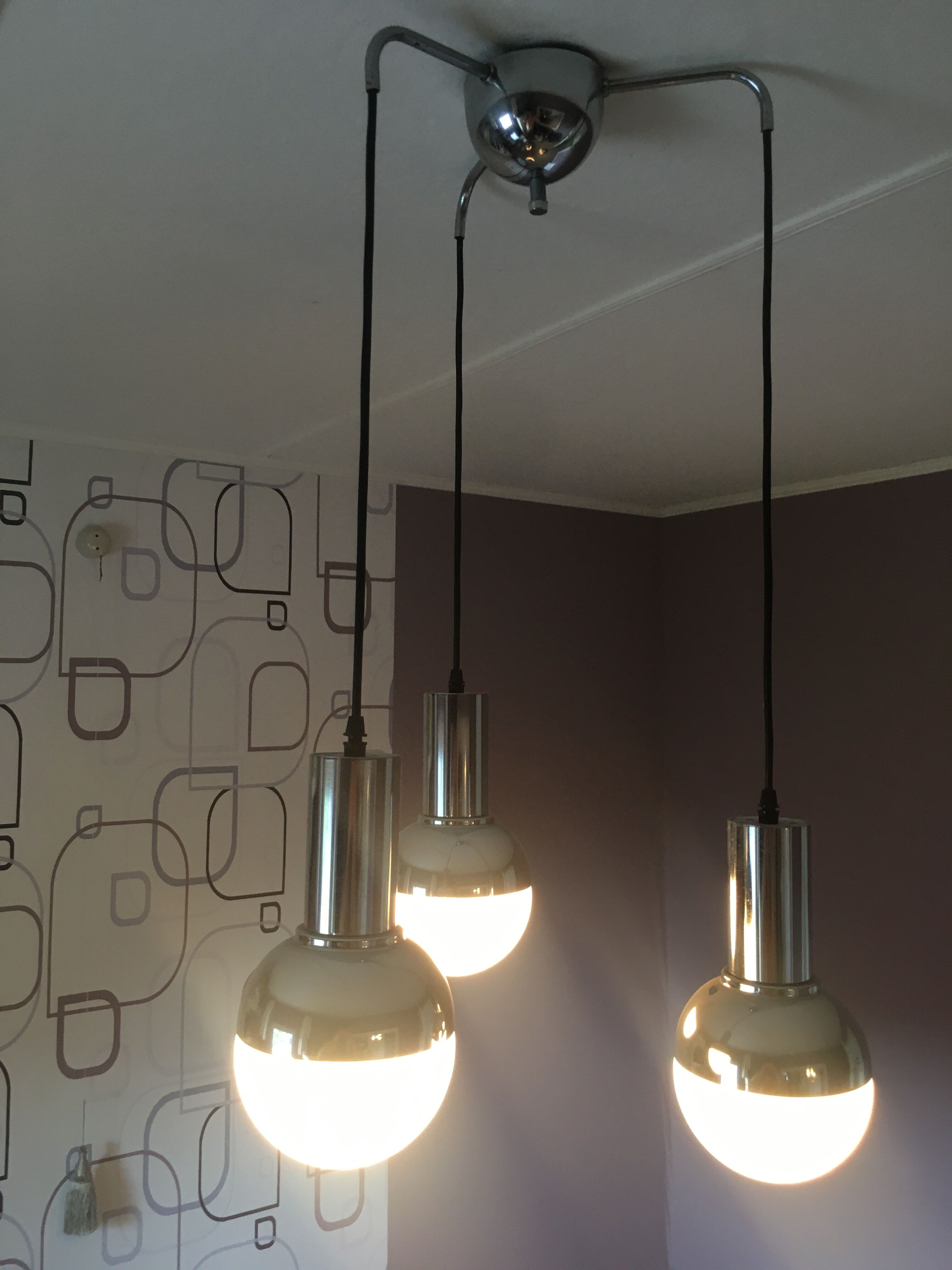 Suspension 3 chrome balls and opaline