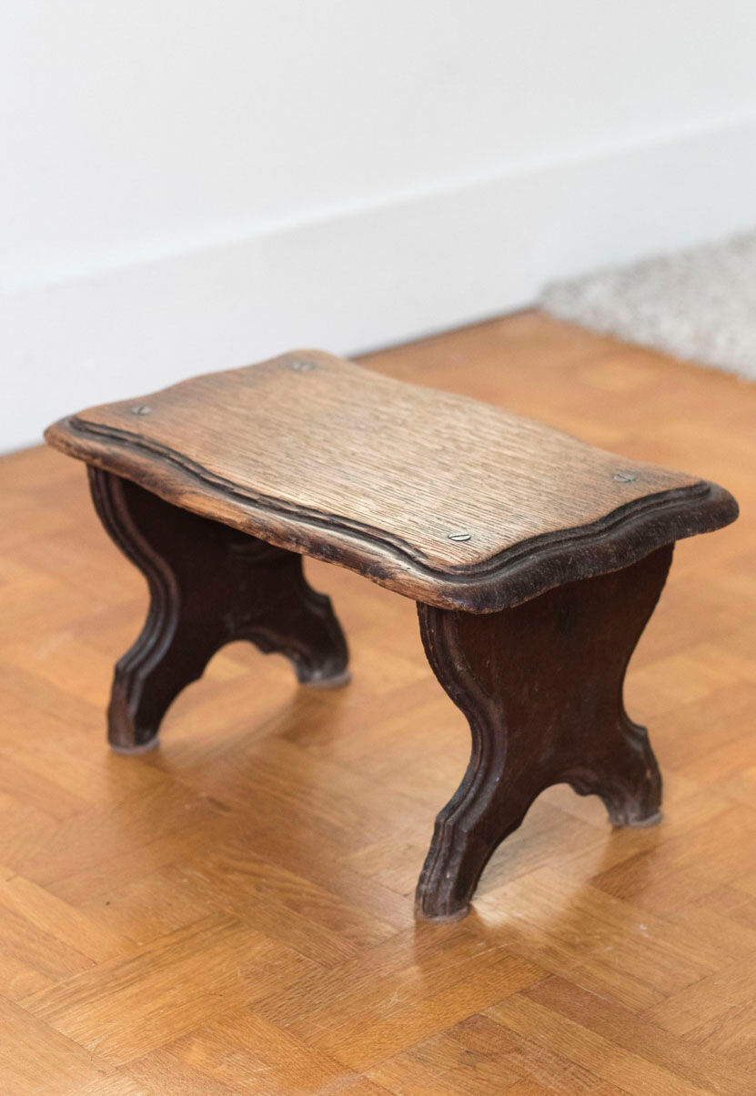 Walking stool feet in solid oak