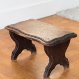 Walking stool feet in solid oak