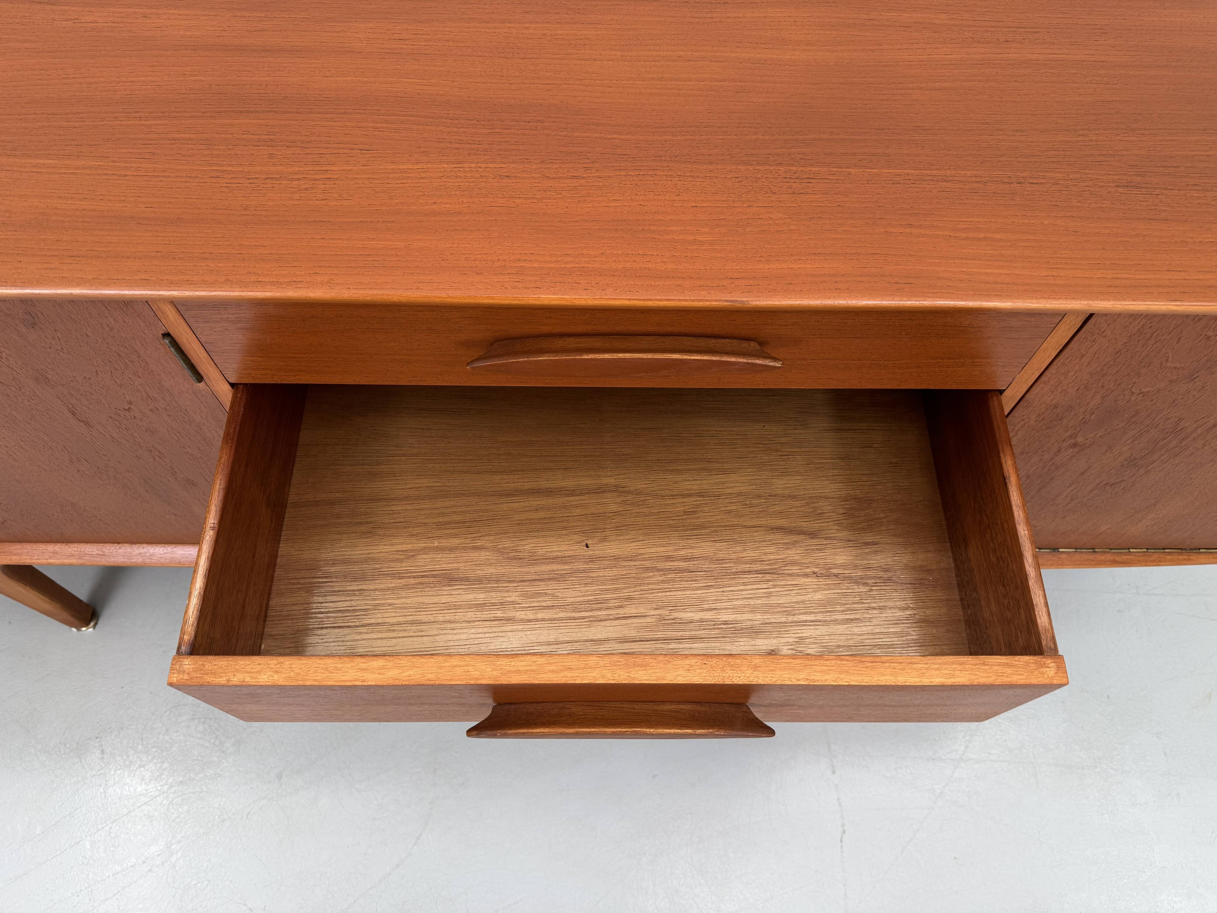 Vintage Jentique sidebord 1960's.