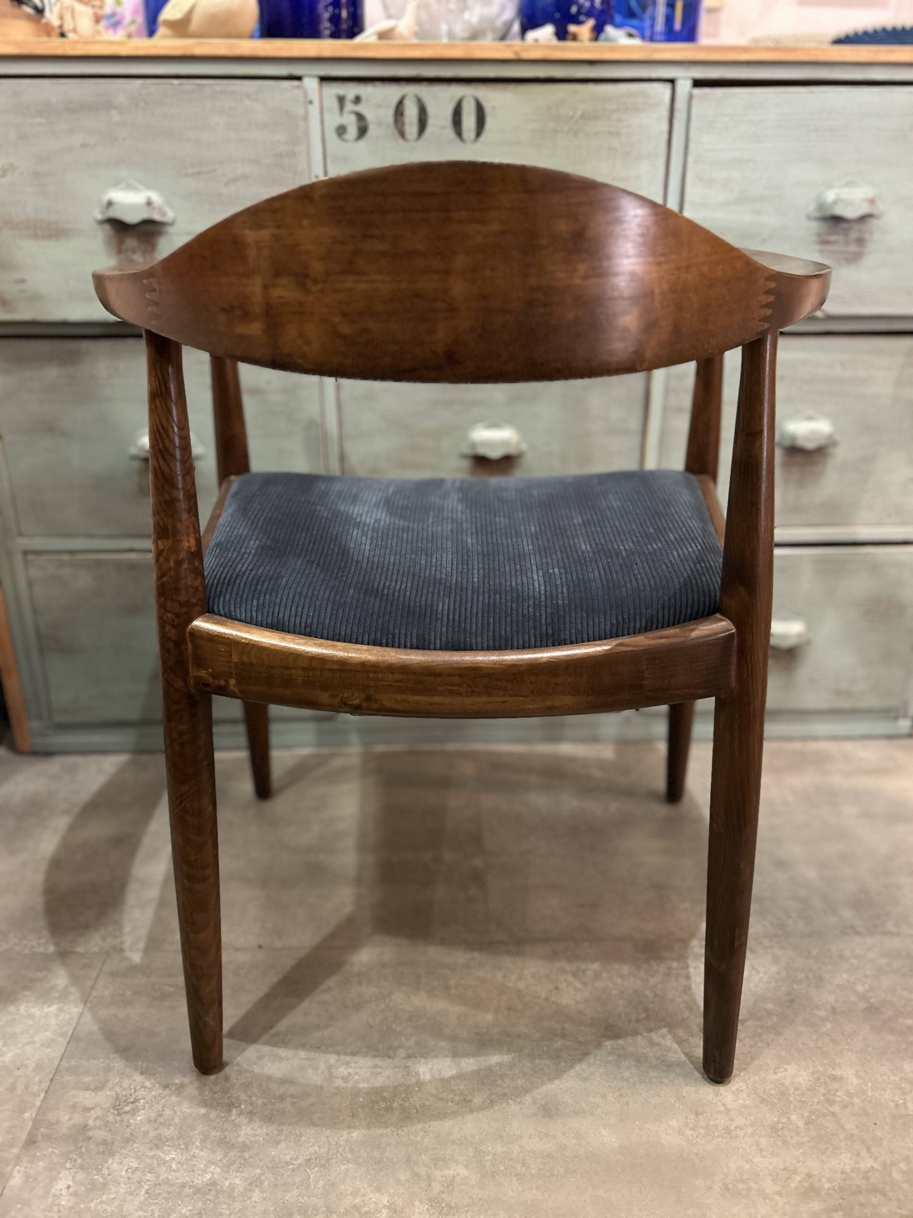 Scandinavian armchair in the style of Hans Wegner.
