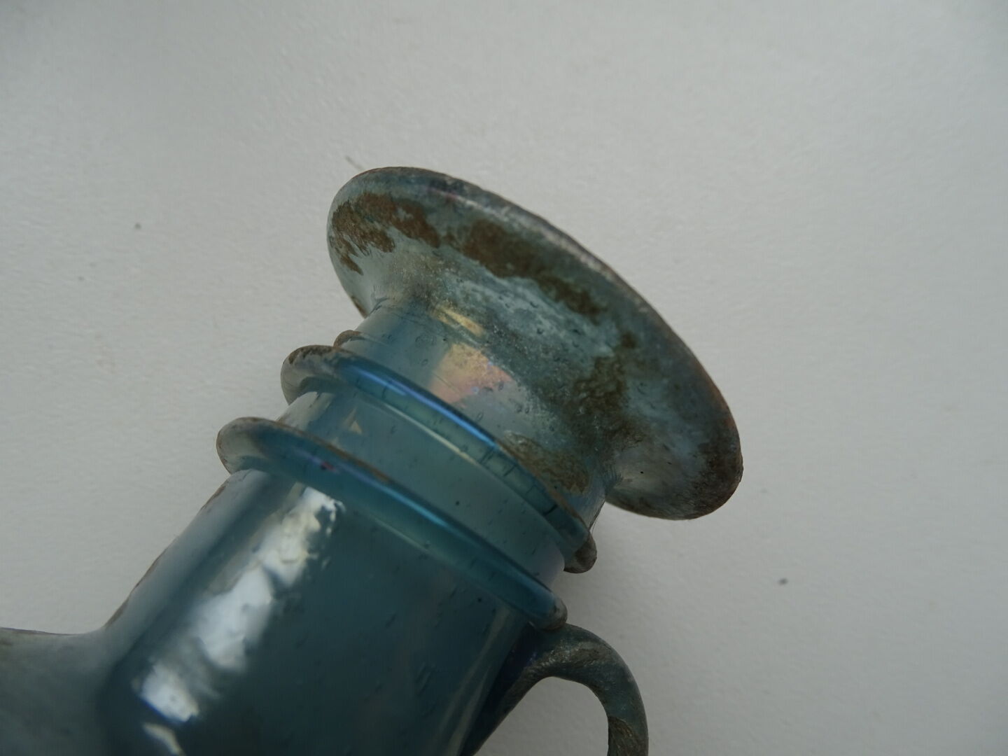 Miniature vase Scavo Seguso Vetri d'Arte iridescent glass Murano 1950