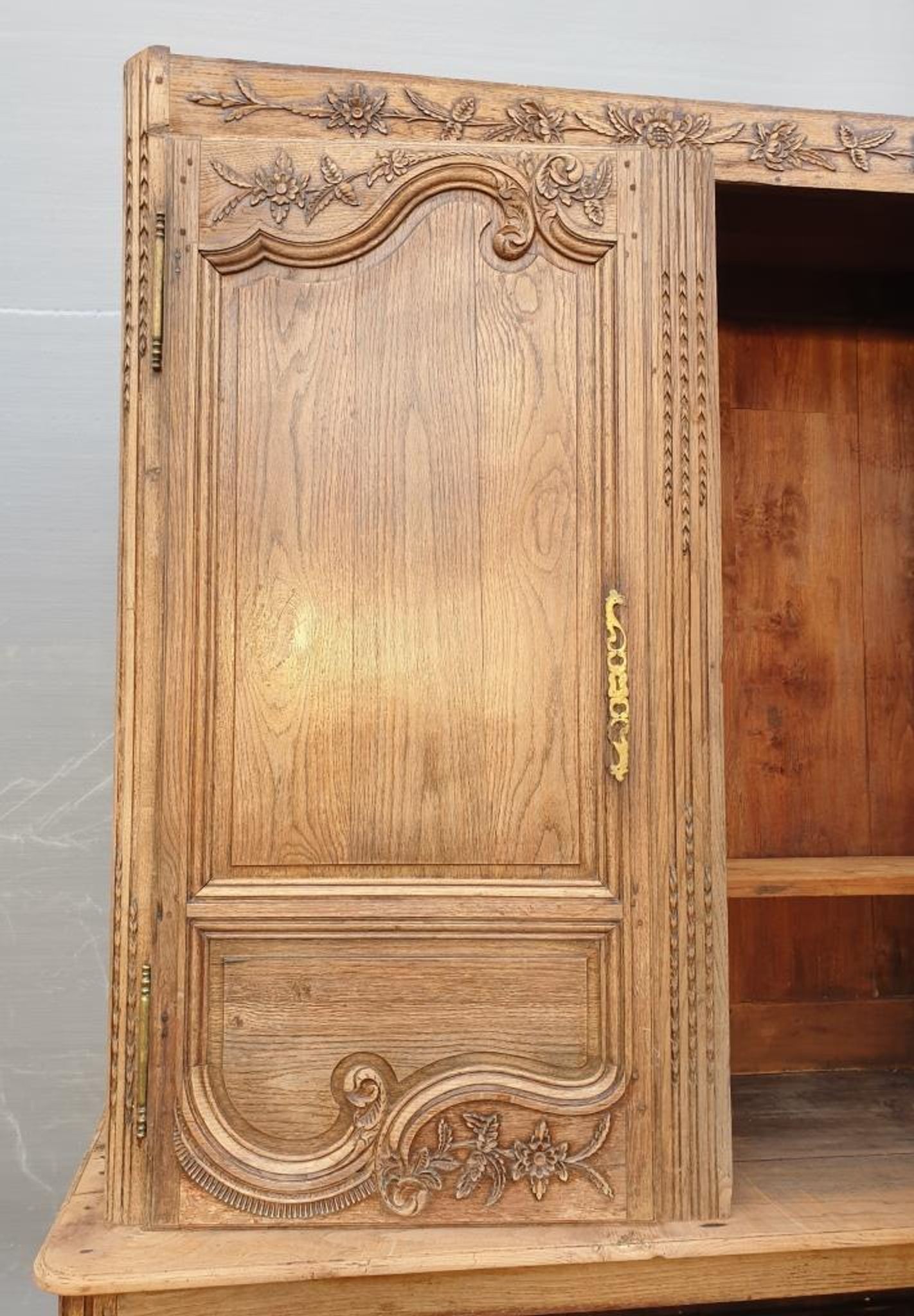 Buffet 2 corps normand Louis XV pièce du  XVIIIe