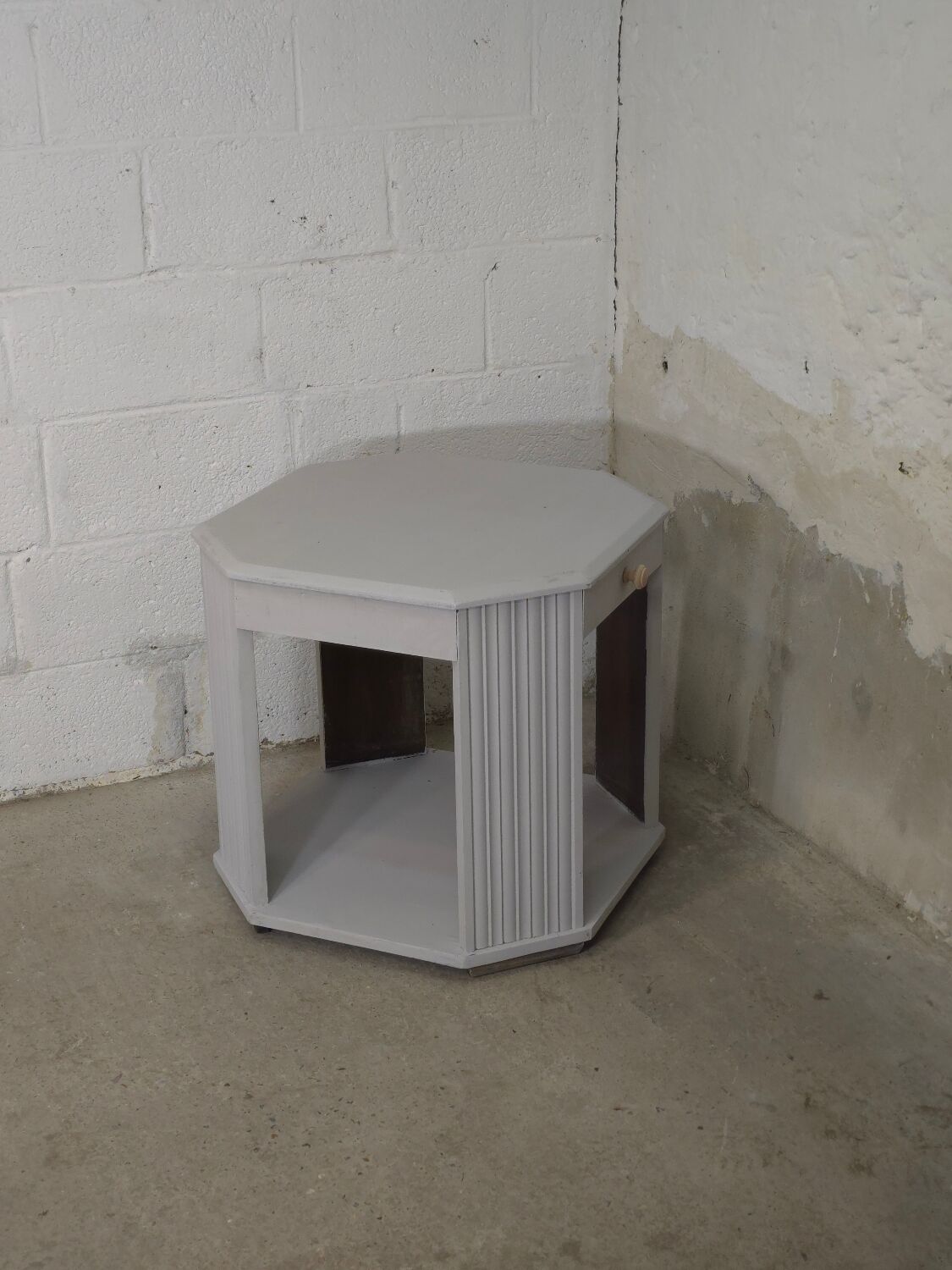 Art Deco side table repainted in "stormy" grey white