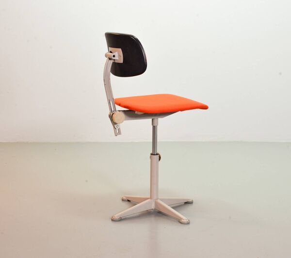 Chaise de bureau industrielle Ahrend De Cirkel avec revêtement en tissu orange, années 1950