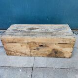 Trunk chest in raw wood