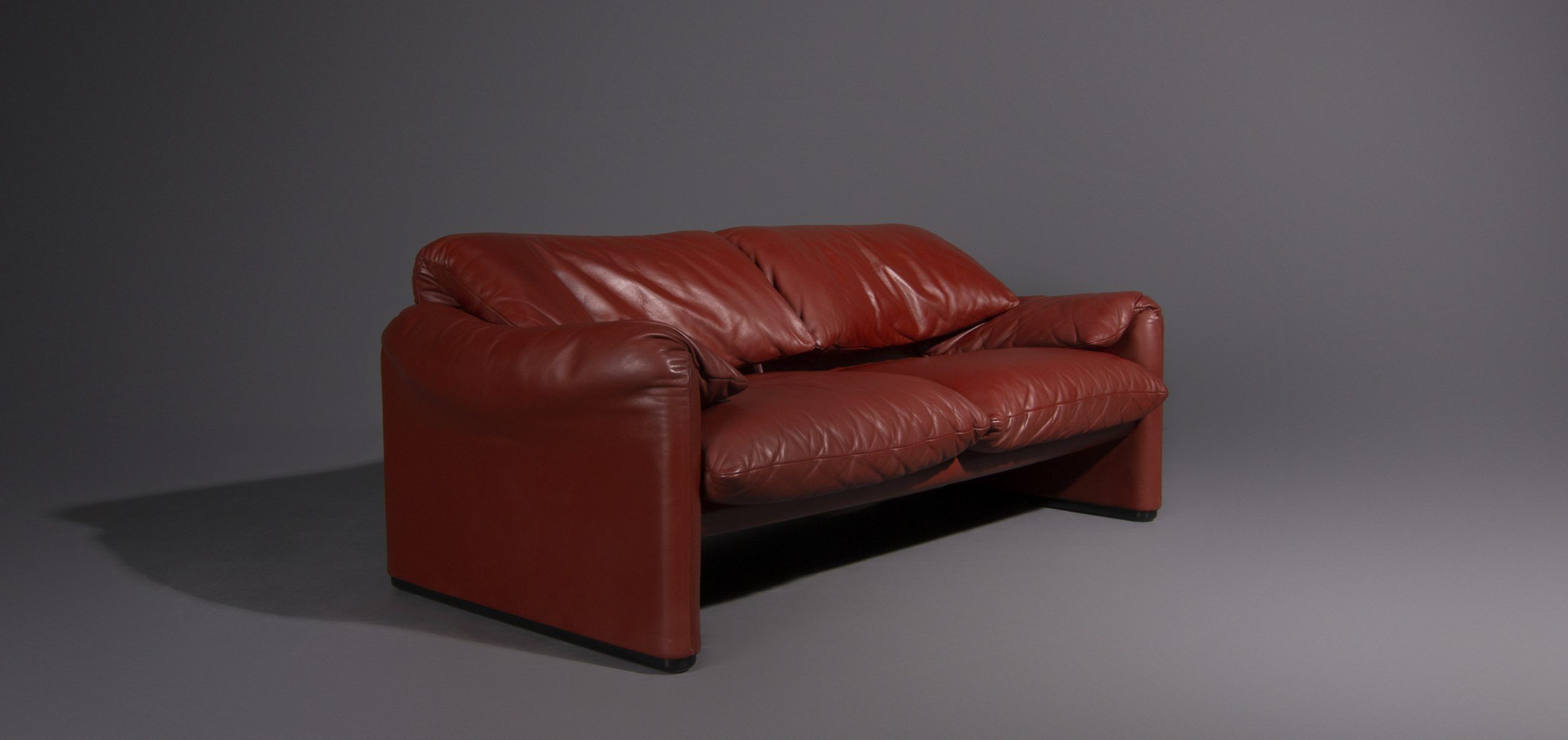2-seat Maralunga sofa designed by Vico Magistretti for Cassina