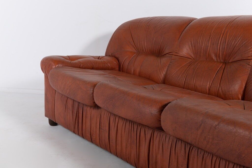 Mid-century leather sofa from the 1960s, Italy
