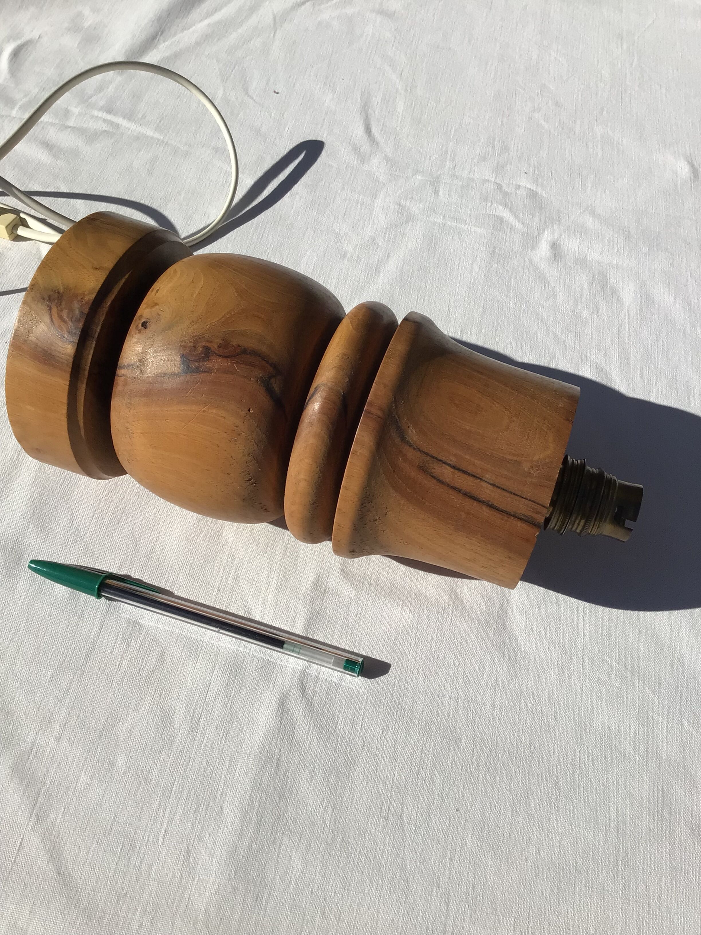 Solid wood lamp foot dug 70's