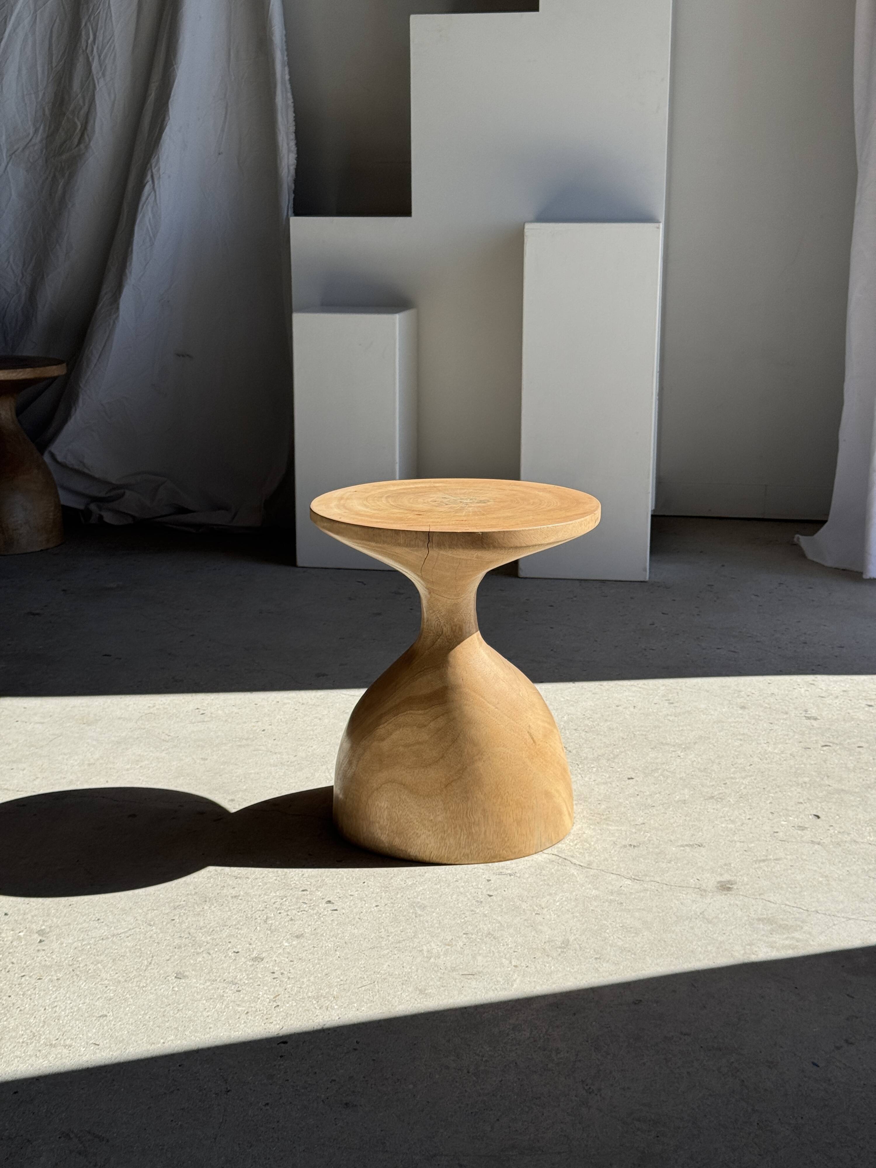 Sexy Neck - Solid wood (monoxyle) side table in natural colour H45