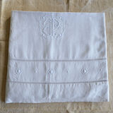 Drap en lin ancien brodé