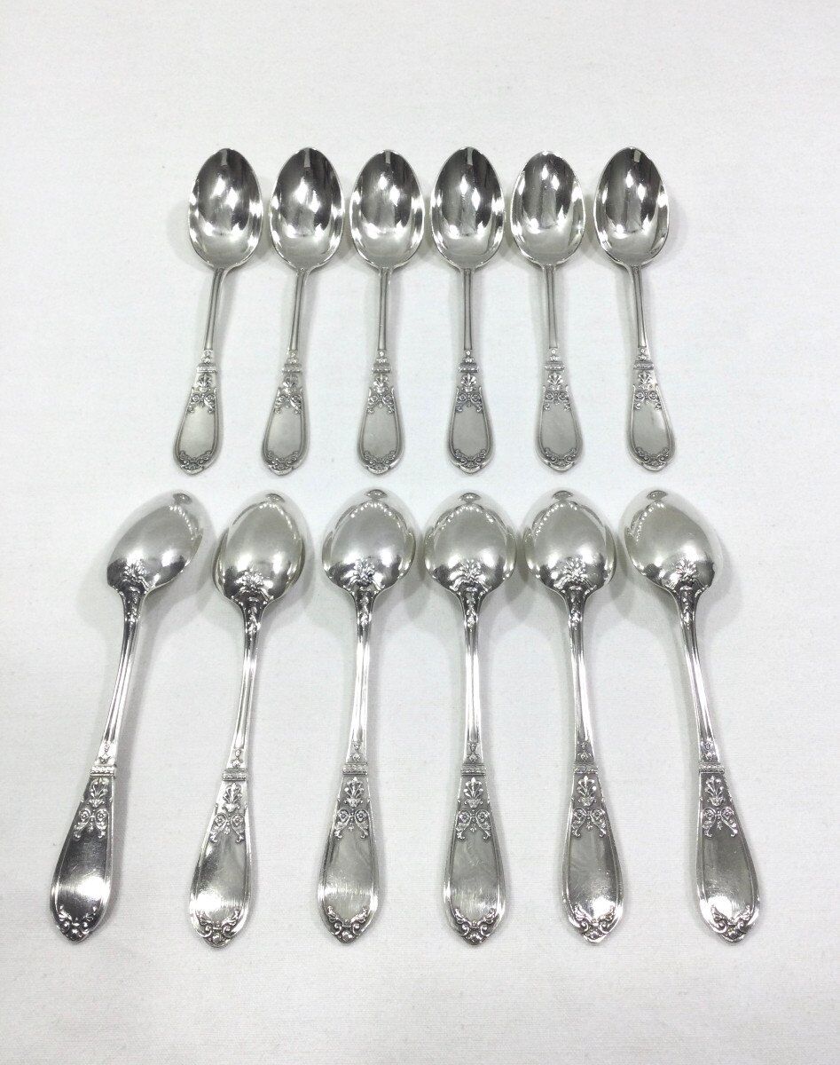 Saint Medard - Housewife Empire